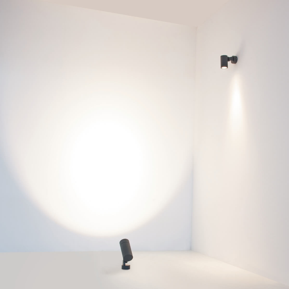 a190603a-c254-4f7d-8949-9f99a53dd1f2 OUTDOOR SPOT LED 15W 3000K ALUMINUM GRAPHITE - Image 1